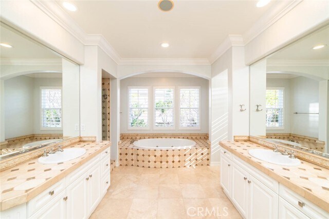 Building Photo - 7 Camellia