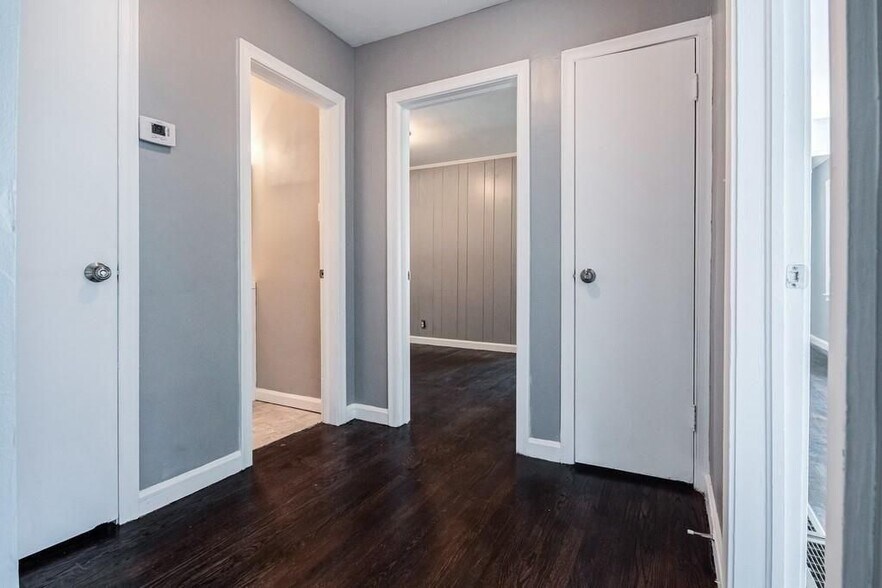 Building Photo - 120 Burbank Dr NW