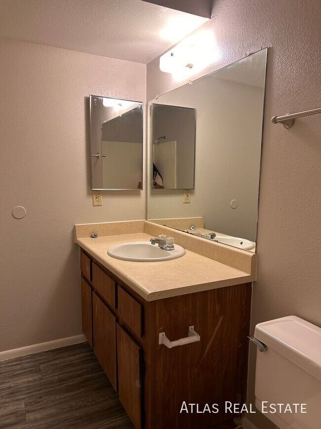 Building Photo - 3060 E Cicero St