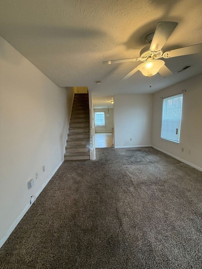 Building Photo - 353/355 colby ridge