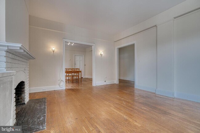 Building Photo - 101 W 39th St