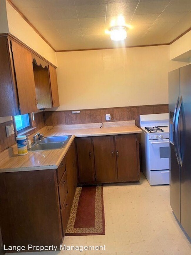 Building Photo - 2 br, 1 bath House - 711 W. Smith