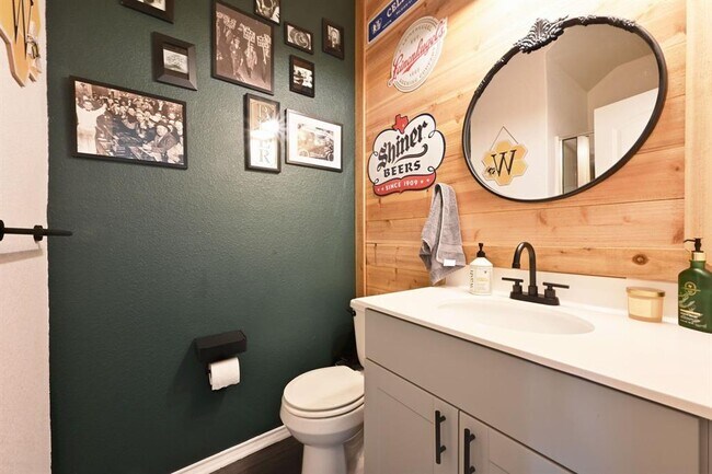 Building Photo - 317 Black Alder St