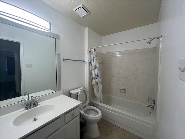 Building Photo - 21215 Verdecove Ln