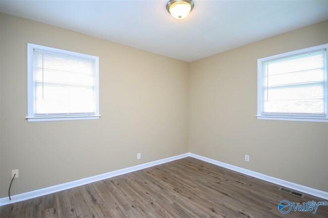 Building Photo - 4736 Bluehaven Dr NW