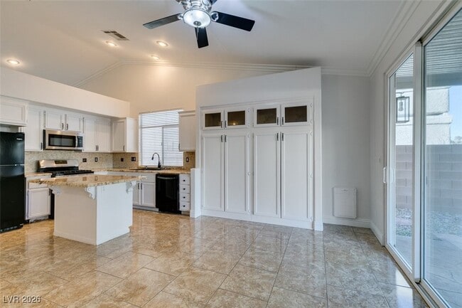 Building Photo - 669 Pacific Cascades Dr