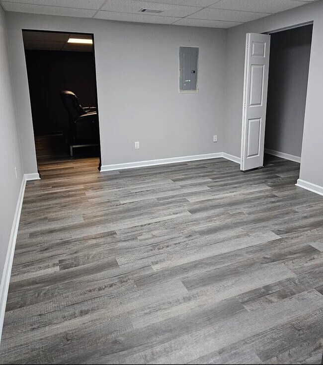 Building Photo - 2020 Washington Dr