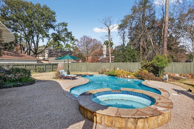 Building Photo - 502 Ernst Ct