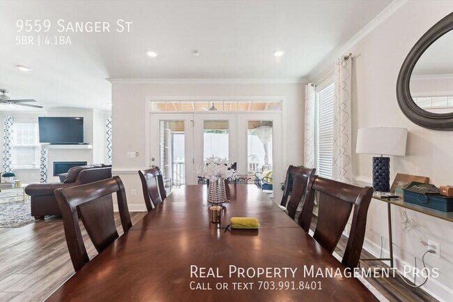 Building Photo - 9559 Sanger St