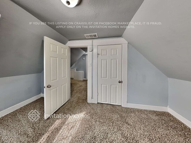 Building Photo - 500 Hill