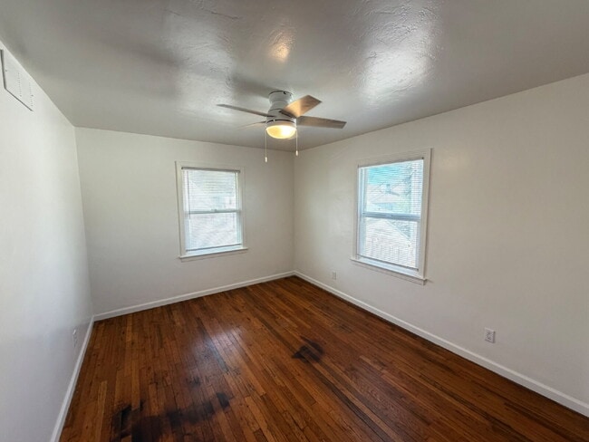 Building Photo - 1821 H St