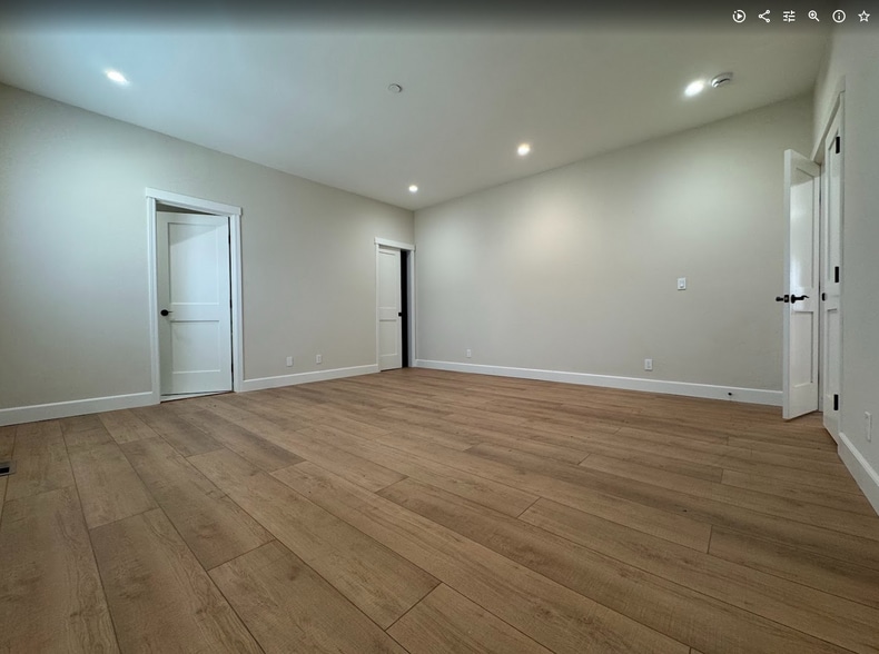 Building Photo - 3729 Cannes Pl