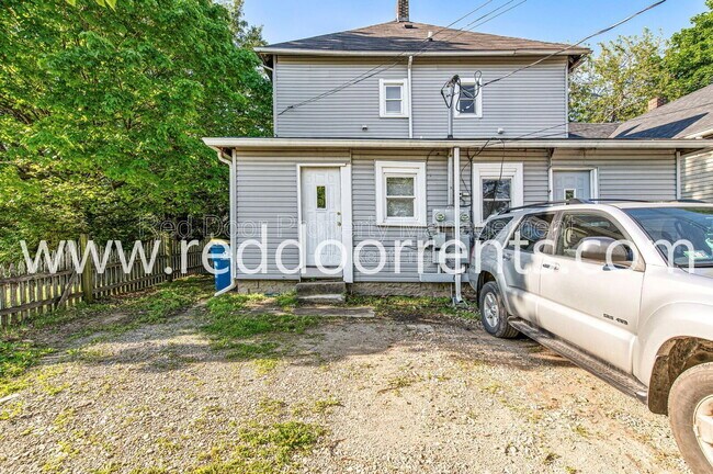 Building Photo - 736 E Morris St