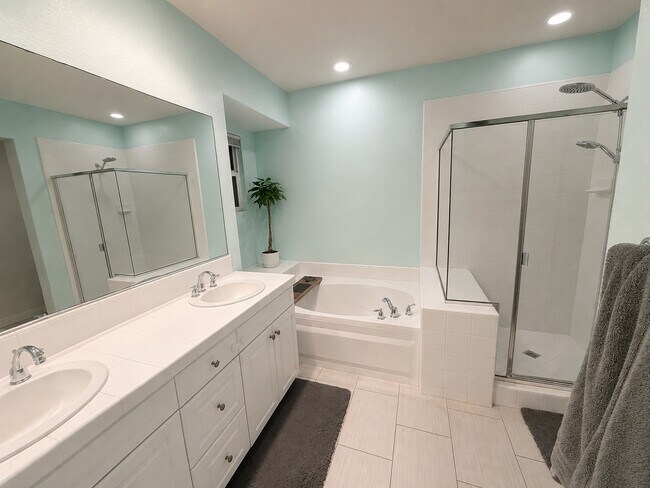 Building Photo - 3062 Roia Ln
