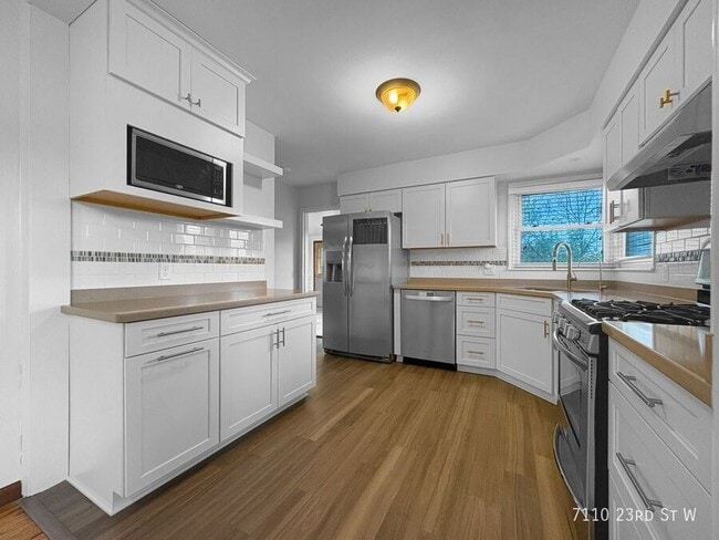 Building Photo - 7110 W 23rd St