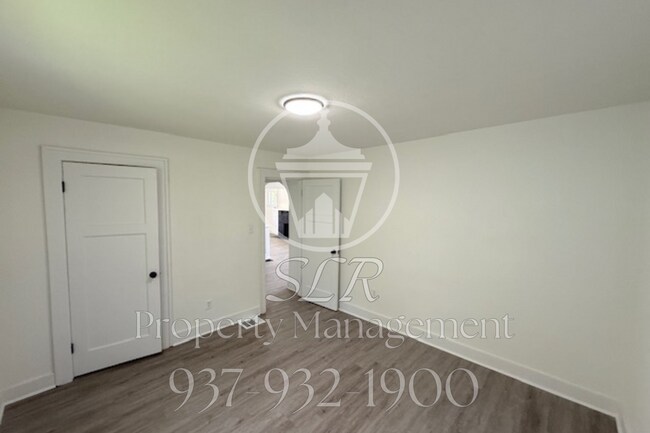 Building Photo - 3925 Hoover Ave