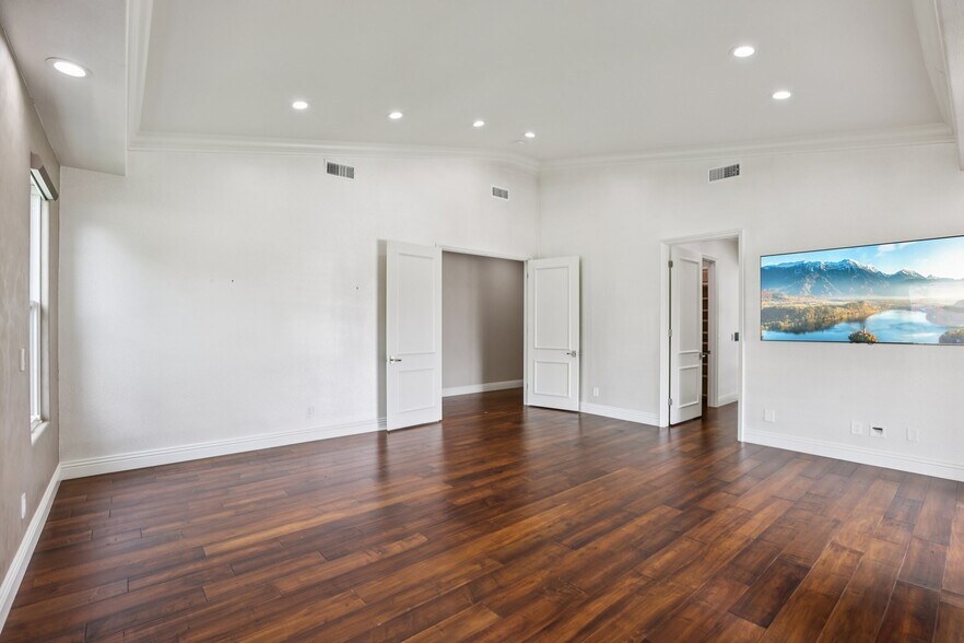 Building Photo - 27048 Triumph Ave