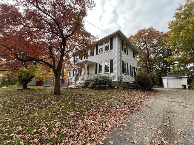 Building Photo - 581 Liberty St