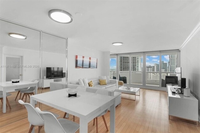 Building Photo - 1717 N Bayshore Dr