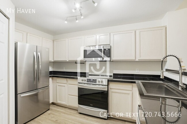 Building Photo - 2575 S Syracuse Way