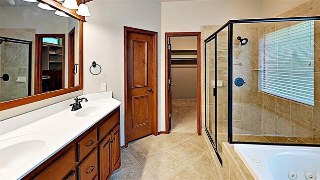 Building Photo - 1725 NW 185th St