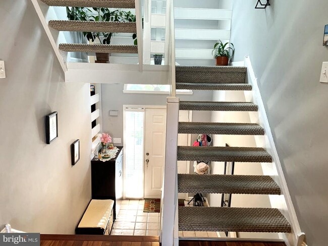 Building Photo - 11 Cabot Dr