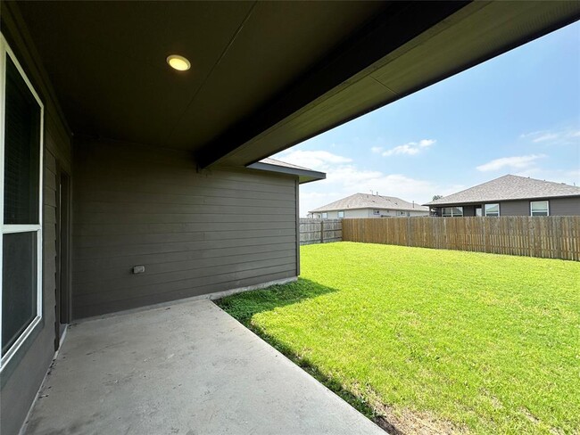 Building Photo - 109 Miles Dr