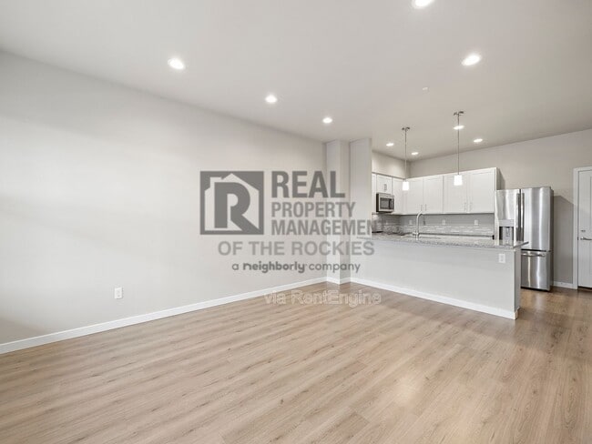 Building Photo - 744 Wagon Trail Rd