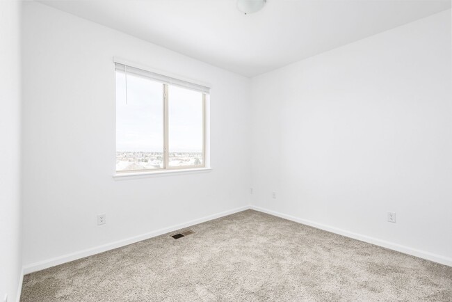 Building Photo - Great 3 bedroom for 2895!