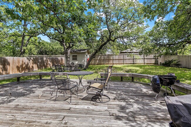 Building Photo - 1406 Angelina Cir