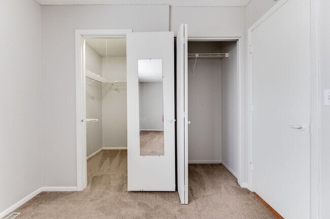 Building Photo - Terraceview Townhome