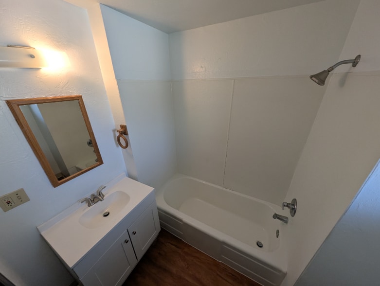 Building Photo - 202 W Sacramento Ave