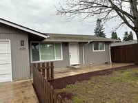 Building Photo - 495 52nd St