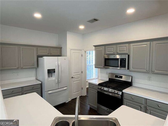 Building Photo - 319 Dexter Dr