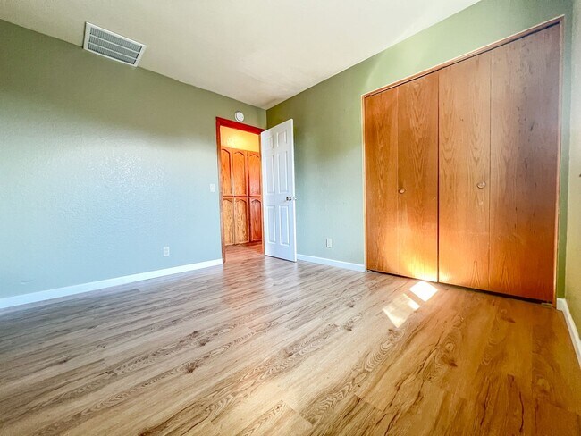 Building Photo - HOME – COTTONWOOD - VERDE VILLAGE UNITS