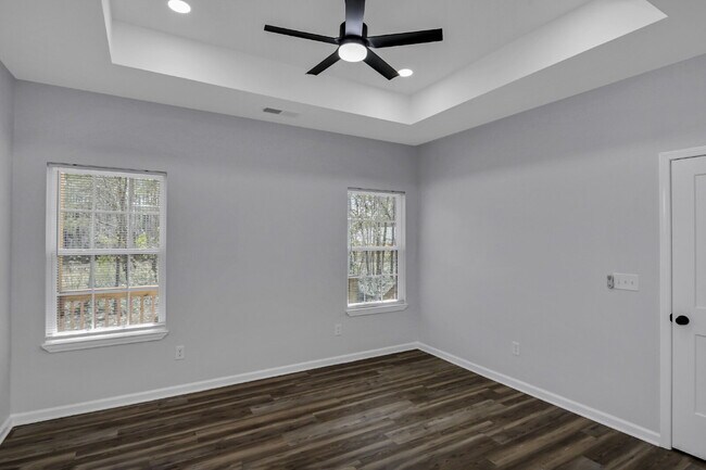 Building Photo - 32 Roberson St