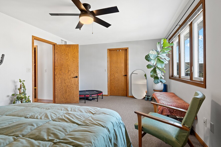 Building Photo - 371 Winnebago Ct