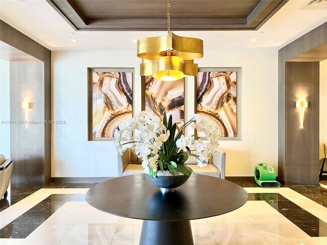 Building Photo - 20505 E Country Club Dr