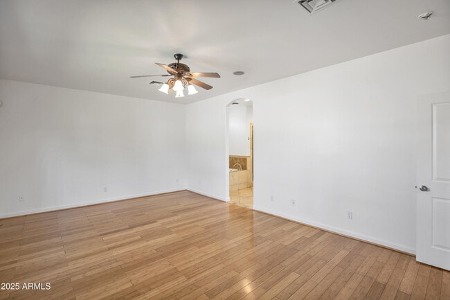 Building Photo - 4302 E Sells Dr