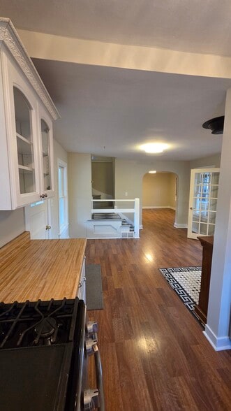 Building Photo - 120 N Harrison St