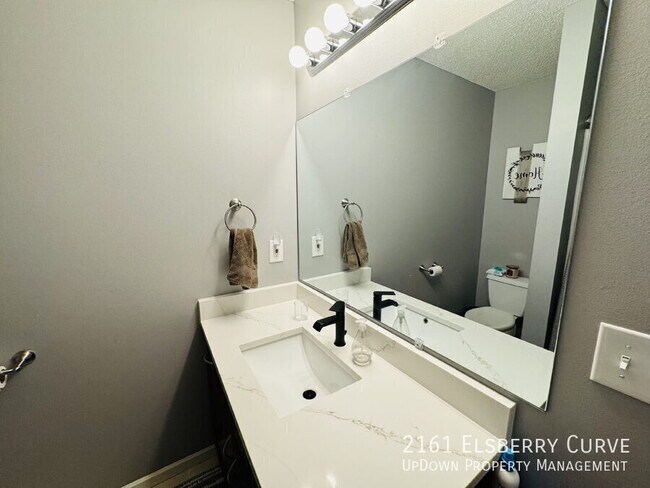 Building Photo - 2161 Elsberry Curv