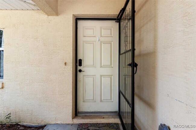 Building Photo - 3220 E Rogers