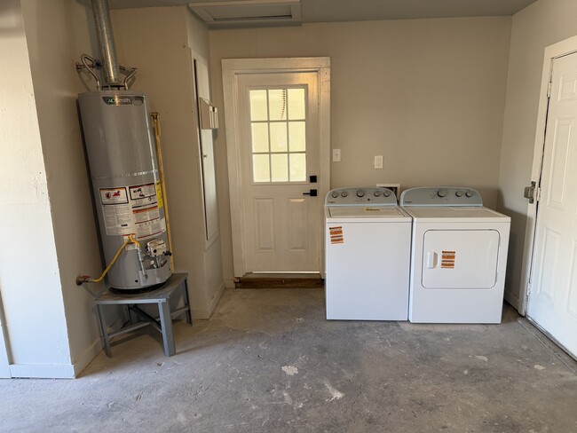 Building Photo - 1612 Jane Dr