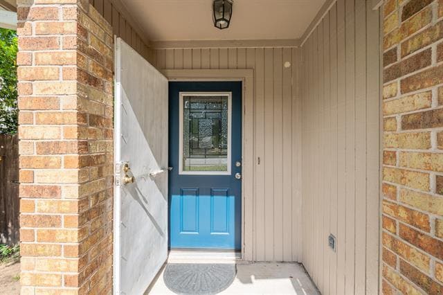 Building Photo - 721 Oakwood Ln