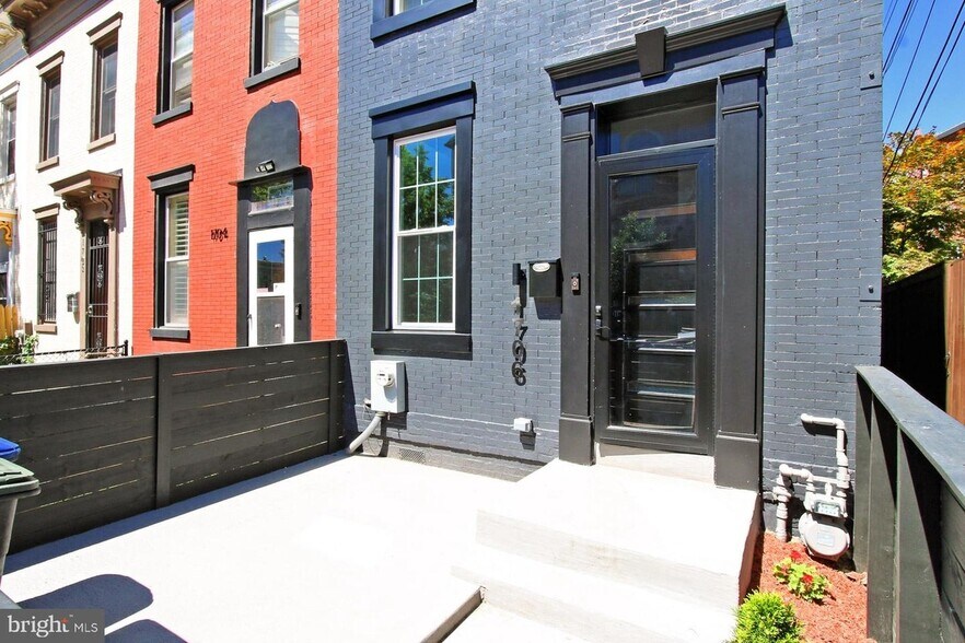 Building Photo - 1706 5th St NW