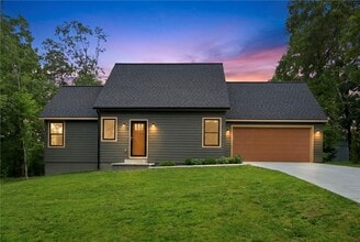 Building Photo - 14 Marisco Ln