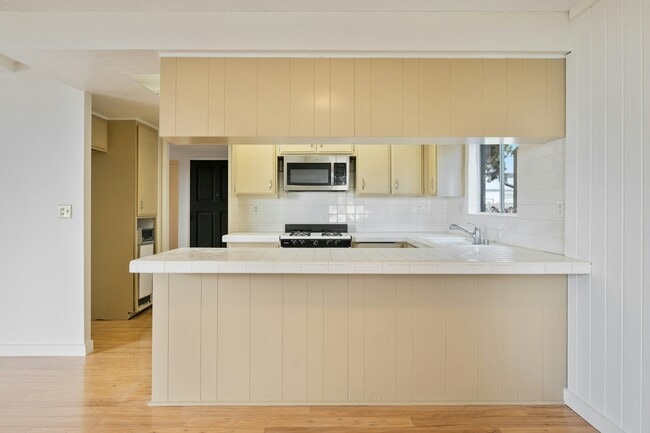 Building Photo - 845 2nd St