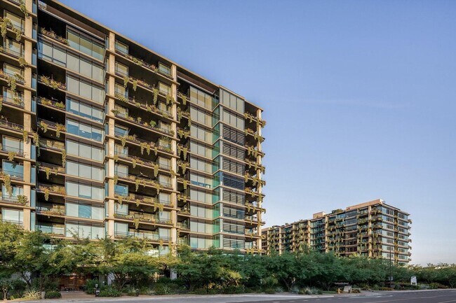 Building Photo - 7120 E Kierland Blvd