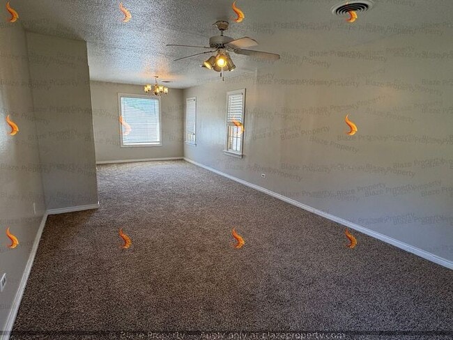 Building Photo - For Rent: 2 Bed | 1 Bath Home