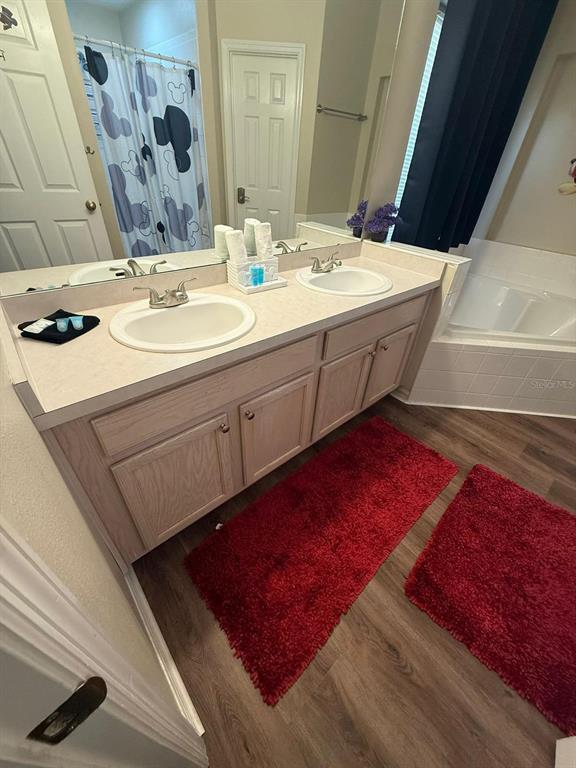 Building Photo - 334 Grosvenor Loop